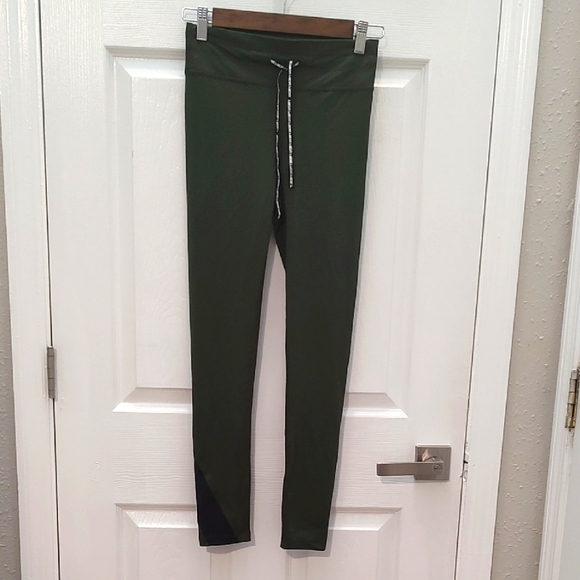 ALO Yoga Pants - AARMY NWT